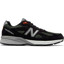 New Balance 990v4 M - Black with Rosin