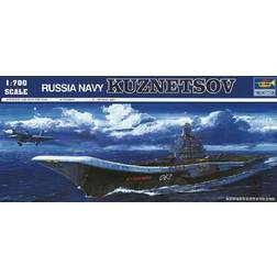 Trumpeter Russian Navy Kuznetsov 1:700