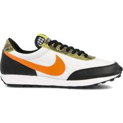 NIKE Daybreak W - Black/Dynamic Yellow/White/Total Orange