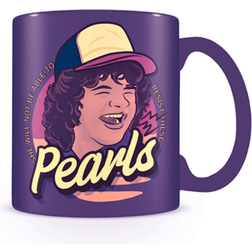 Paladone Stranger Things Pearls Becher 32cl