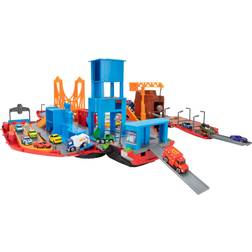 Hasbro Micro Machines Super Van City Transforming Playset