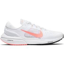 NIKE Air Zoom Vomero 15 W - White/Crimson Tint/Black/Crimson Pulse