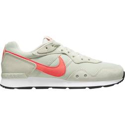 Nike Venture Runner W - Light Bone/Cream Ii/White/Magic Ember