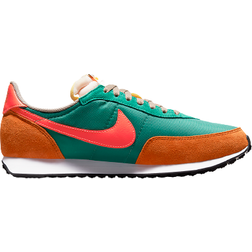 NIKE Waffle Trainer 2 SP M - Green Noise/Sport Spice/Moon Fossil/Bright Crimson