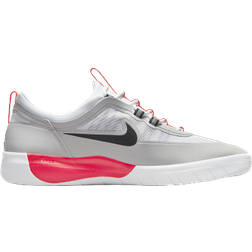 Nike SB Nyjah Free 2 - Neutral Grey/Black/White/Bright Crimson