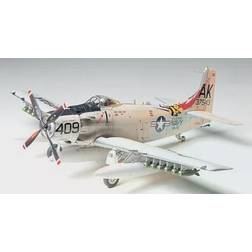 Tamiya Skyraider U. S. Navy 1:48