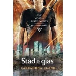Stad av glas (Häftad)