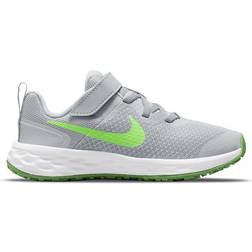 Nike Revolution 6 PSV - Light Smoke Grey/Dark Smoke Grey/Chrome/Green