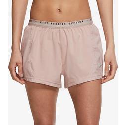 Nike Dri-FIT Run Division Tempo Luxe-Løbeshorts (7,5 cm) til kvinder