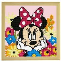 Diamond Painting Minnie blandt blomster