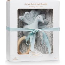 Cam Cam Copenhagen Gift Box w. Printed Swaddle and Peacock Rattle Grey Wave
