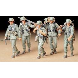 Tamiya German Machine Gun Crew on Maneuver 35184