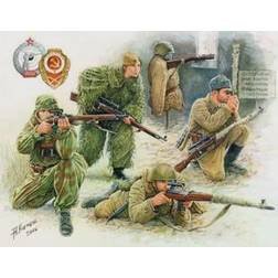 Zvezda Soviet Sniper Team 1:35 Model Kit Z3597