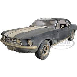 GreenLight 13626 1-18 Scale 1967 Ford Mustang Coupe Matt Black with White Stripes Creed II Movie Diecast Model Car