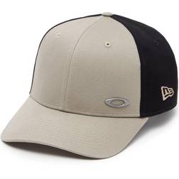 Oakley Golf Tinfoil Cap