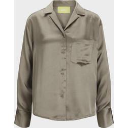 Jack & Jones Camisa de mujer satinada y con cierre de botones Beige