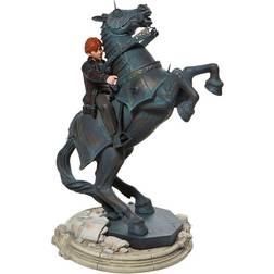 Harry Potter Ron on a Chess Horse Masterpiece-figur Samlingsfigurer Unisex multicolor