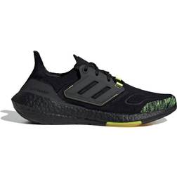 adidas UltraBOOST 22 M - Core Black/Core Black/Solar Yellow