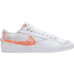 Nike Blazer Low 77 Jumbo Hvide og sneakers med skitseret swoosh-logo Hvid/kumquat