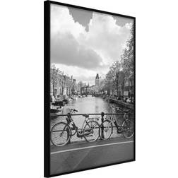 Artgeist Bicycles Against Canal Svart med passepartout Poster