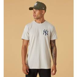 New Era T-shirt med York'-pizzaprint bagpå