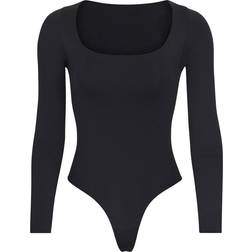 SKIMS Essential Long Sleeve Scoop Neck Bodysuit - Onyx