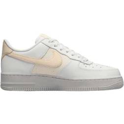 NIKE Air Force 1 '07 Essential W - Summit White/Fossil