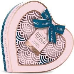 Baylis & Harding Vanilla Almond Oil 3 Bath Fizzer Heart Set