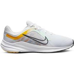 Nike Quest 5 Premium W - White/Grey/Gold