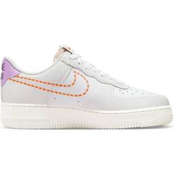 NIKE Air Force 1 '07 SE W - White/Sail/Green Glow/Safety Orange