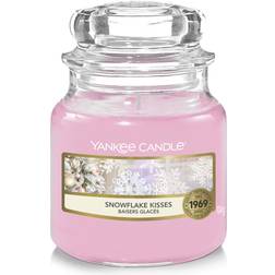 Yankee Candle Snowflake Kisses Doftljus Pink Duftkerzen 105g