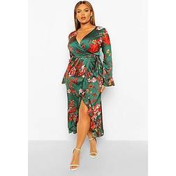 boohoo Plus Floral Ruffle