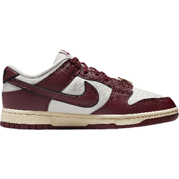 Nike Dunk Low SE W - Sail/Black/Muslin/Team Red