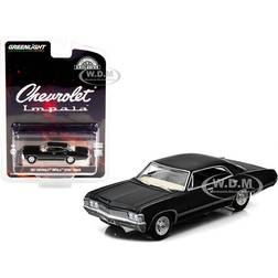 GreenLight 1967 Chevrolet Impala Sport Sedan Tuxedo 1:64