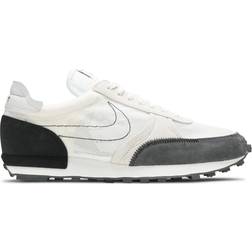 Nike Daybreak-Type M - Summit White/Light Orewood Brown/Iron Grey/Black