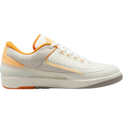 NIKE Air Jordan 2 Retro Low M - Sail/Light Curry/Cobblestone/Melon Tint