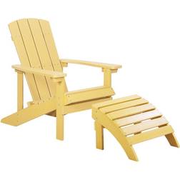 Beliani Chaise Basse Fauteuil de Jardin Effet Bois Jaune Accoudoirs et Repose-pied Confortable Matières Résitantes Style Rustique et Campagne