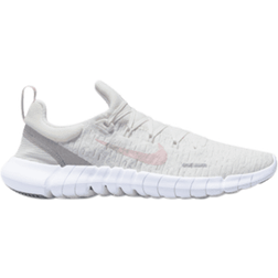 Nike Free Run 5.0 W - Sail/Phantom/Light Iron Ore/Atmosphere