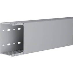 Hager Tehalit BA6: Opslidset ledningskanal med låg, 4 mm slidser, 10 mm fingre, HxB 65 x 107 mm – 2 meter