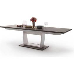 Extendable Dining Table