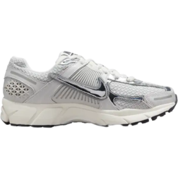 NIKE Zoom Vomero 5 W - Photon Dust/Metallic Silver