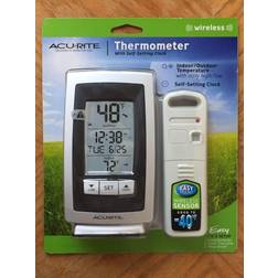 AcuRite 00754w4 digital thermometer clock