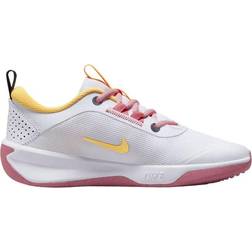 Nike Omni Multi-Court GS - White/Coral Chalk/Sea Coral/Citron Pulse