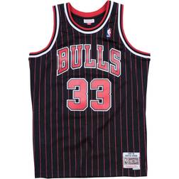 Mitchell & Ness Chicago Bulls Scottie Pippen Swingman Jersey