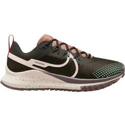 Nike Pegasus Trail 4 W - Sequoia/Amber Brown/Emerald Rise/Guava Ice