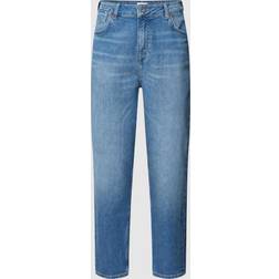 Mustang Mom Jeans Charlotte Tapered in Mittelblau