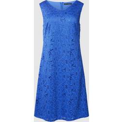 Betty Barclay Damen Spitzenkleid mit V-Ausschnitt