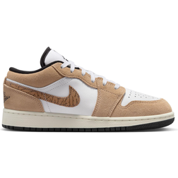 NIKE Air Jordan 1 Low SE Brown Elephant GS - Hemp/Metallic Gold/White/Light British Tan/Black