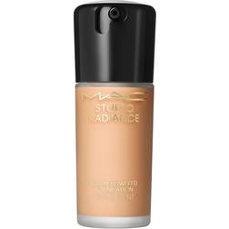 MAC Studio Radiance Serum Powered Foundation NW22