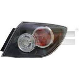 TYC Right Hand Rear Lamp Ü Usserer PART Mazda 3 in 04/06 06/09 in Rear Light